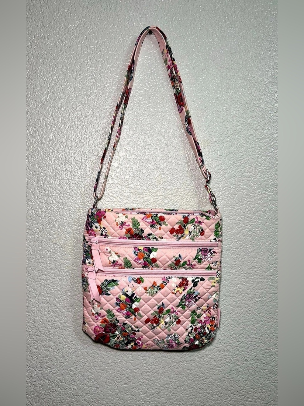 💐 Vera Bradley Pink Multicolor Floral Quilted Crossbody Bag